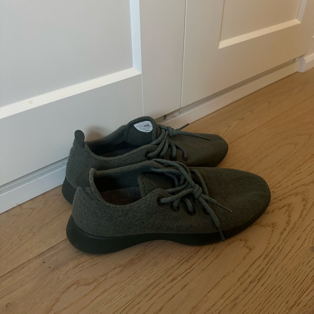 Allbirds Men’s Sneakers in Olive Green